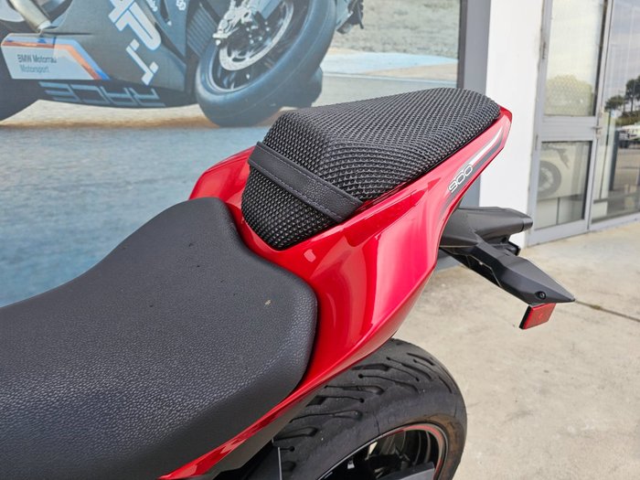 2018 Kawasaki ZR 900 Red