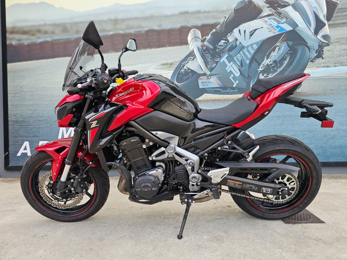 2018 Kawasaki ZR 900 Red