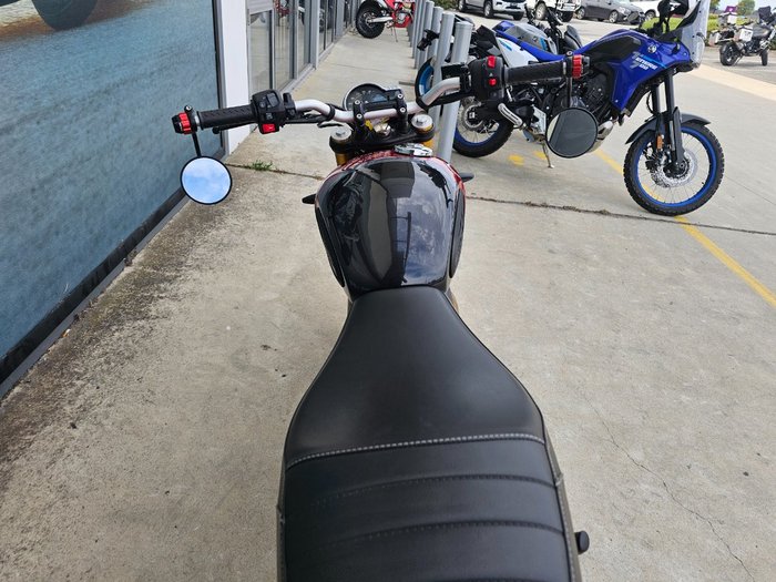 2024 Triumph SPEED 400 Red