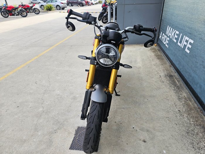 2024 Triumph SPEED 400 Red