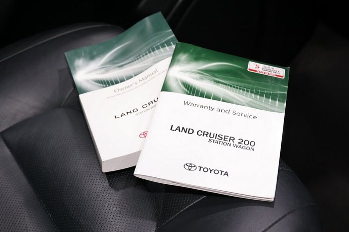 2021 Toyota Landcruiser VX