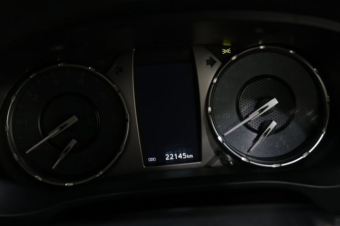 2025 Toyota Hilux SR