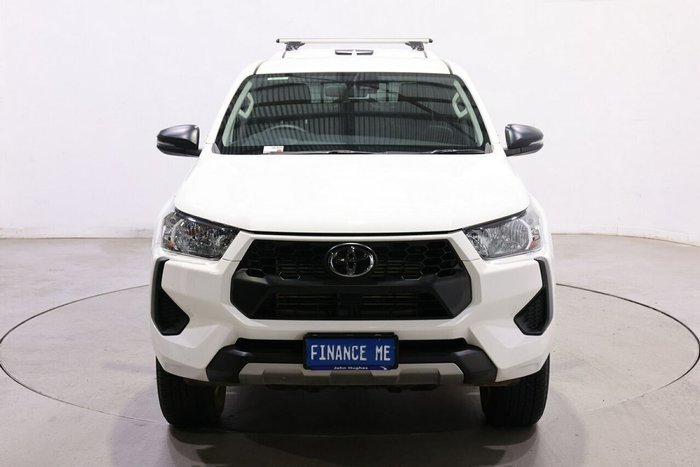 2025 Toyota Hilux SR