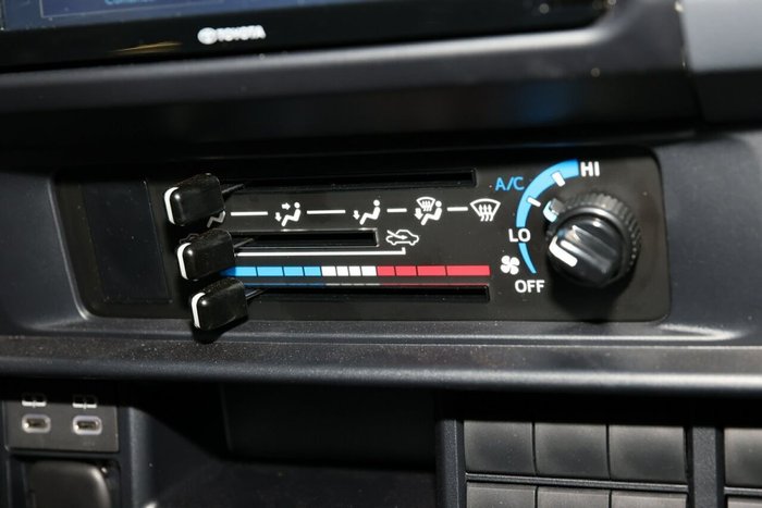 2025 Toyota Landcruiser GXL