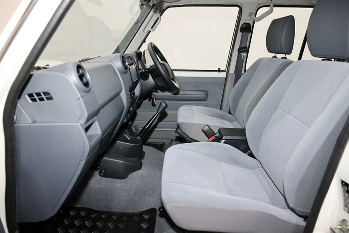 2025 Toyota Landcruiser GXL