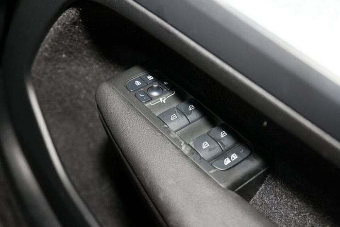 2021 Volvo XC40 T4 Momentum