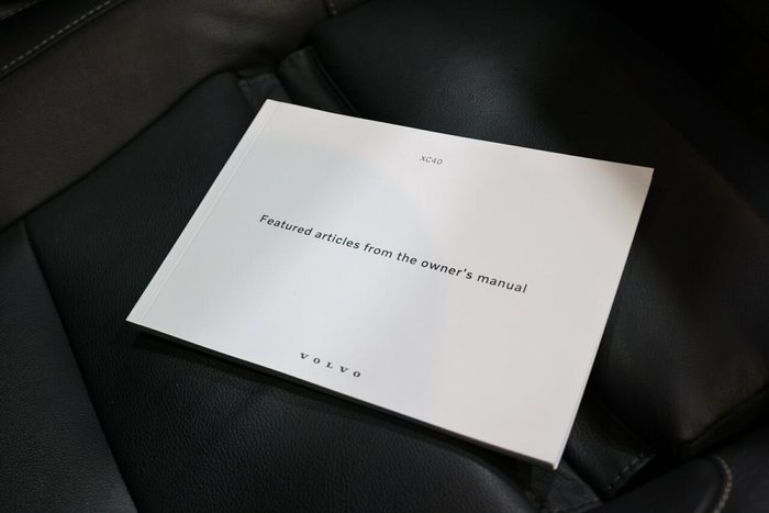 2021 Volvo XC40 T4 Momentum