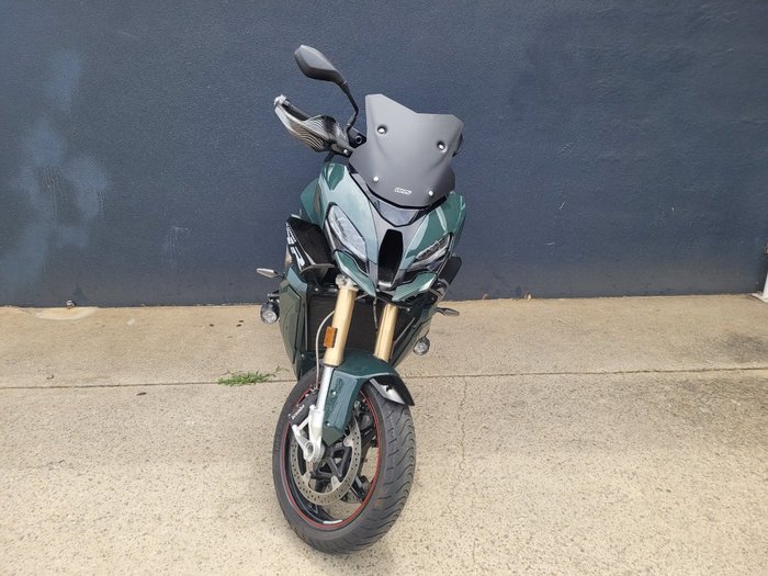 2023 BMW Motorrad S 1000 XR GREEN