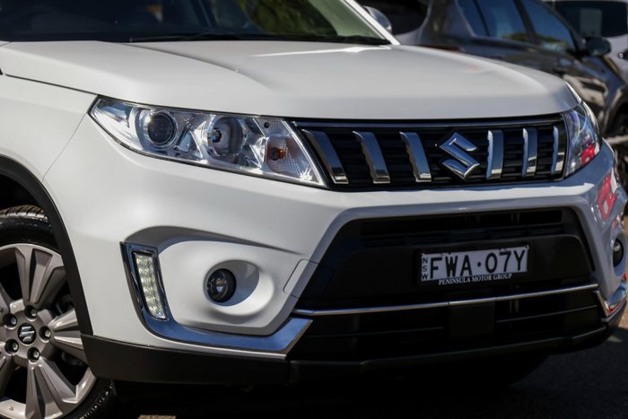 2024 Suzuki Vitara Shadow