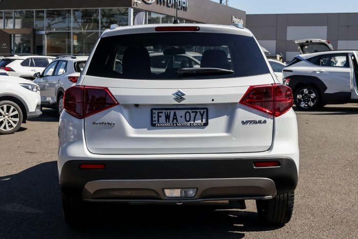 2024 Suzuki Vitara Shadow