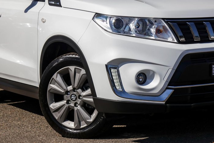 2024 Suzuki Vitara Shadow