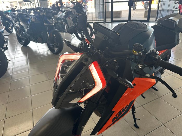 2021 KTM 1290 Super Duke R Super Duke Orange