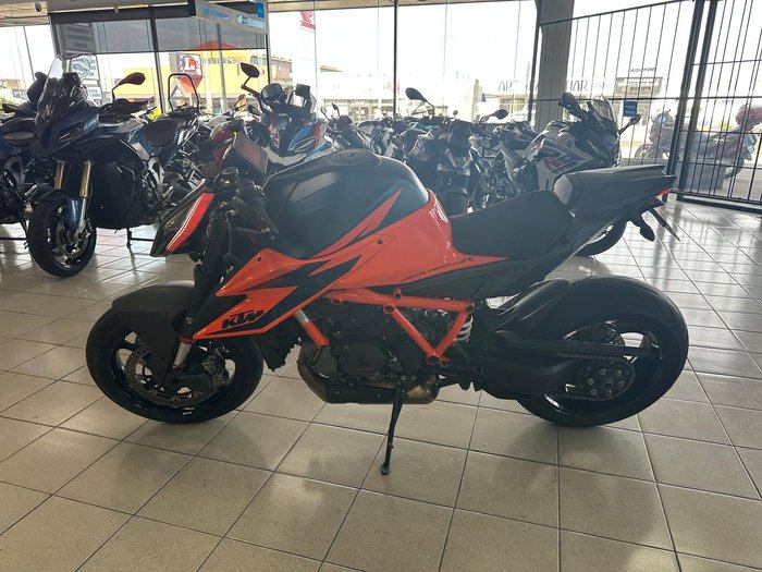 2021 KTM 1290 Super Duke R Super Duke Orange