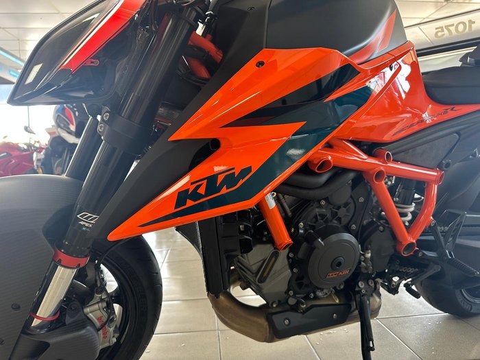 2021 KTM 1290 Super Duke R Super Duke Orange