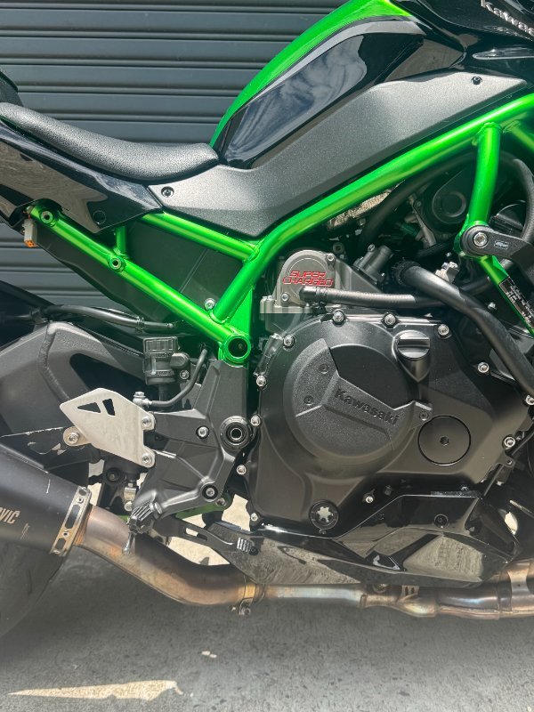 2020 Kawasaki Z H2 (ZR1000K) Green