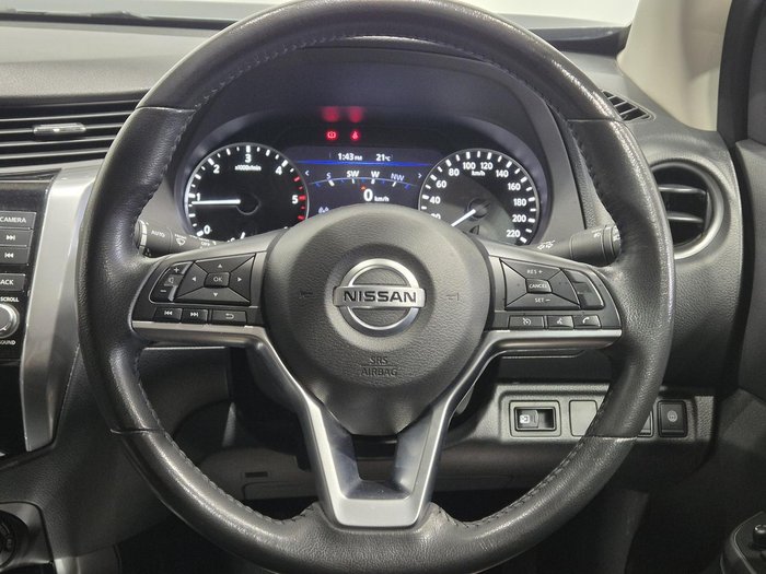 2022 Nissan Navara ST-X