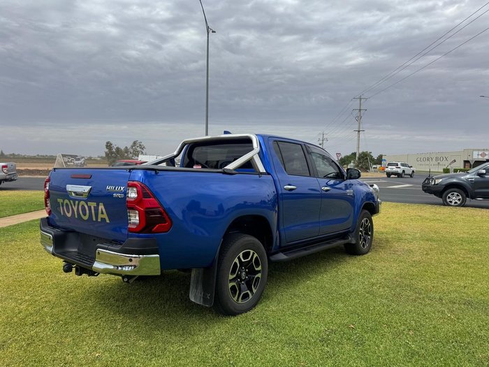 2023 Toyota Hilux SR5