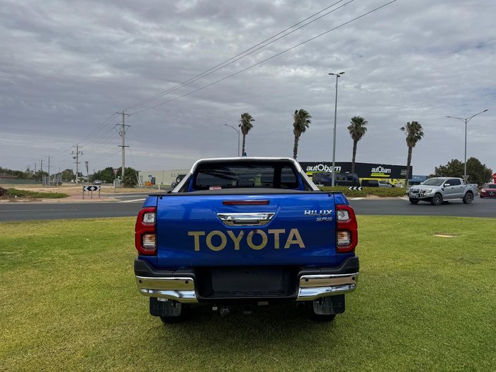 2023 Toyota Hilux SR5