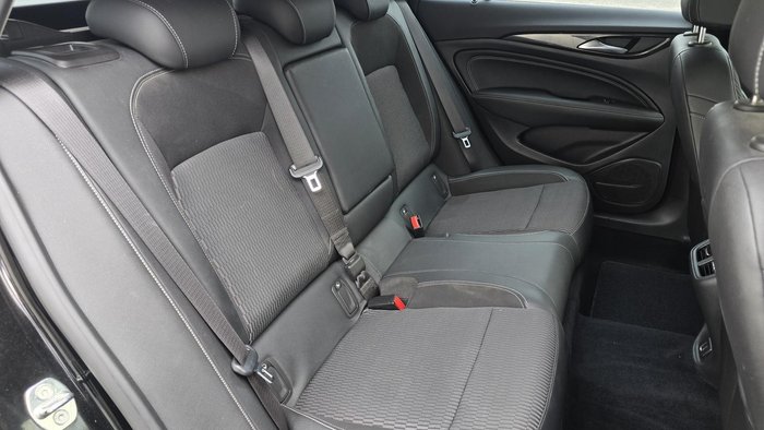 2018 Holden Commodore RS