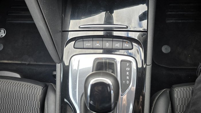 2018 Holden Commodore RS