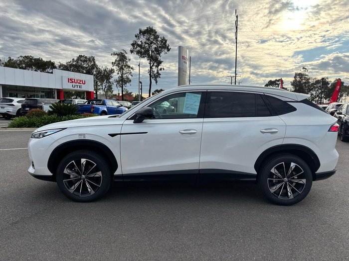 2025 MG HS Essence AS33 MY25 Pearl White