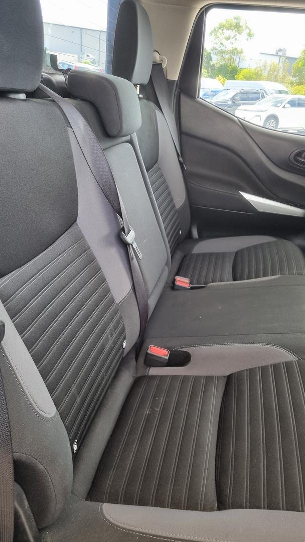 2021 Nissan Navara SL