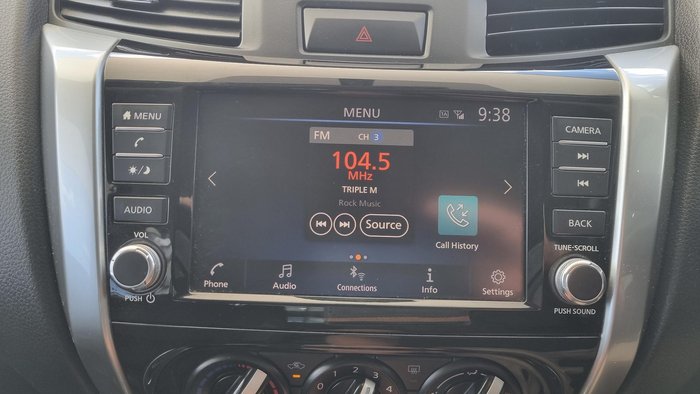 2021 Nissan Navara SL