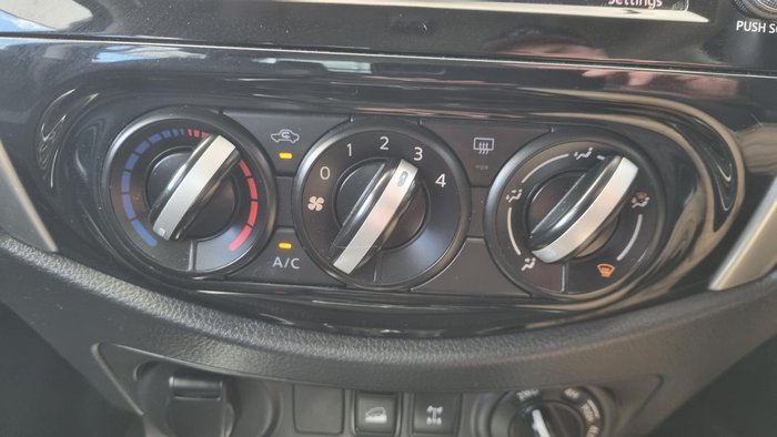 2021 Nissan Navara SL