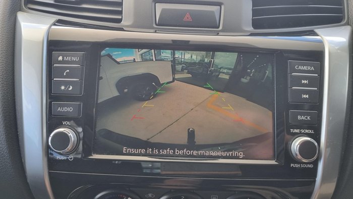 2021 Nissan Navara SL