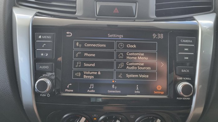 2021 Nissan Navara SL