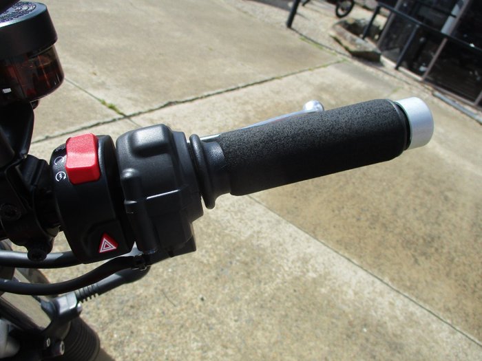 2017 Triumph STREET TWIN-PC RED