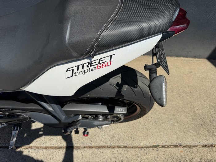 2015 Triumph STREET TRIPLE 660 WHITE