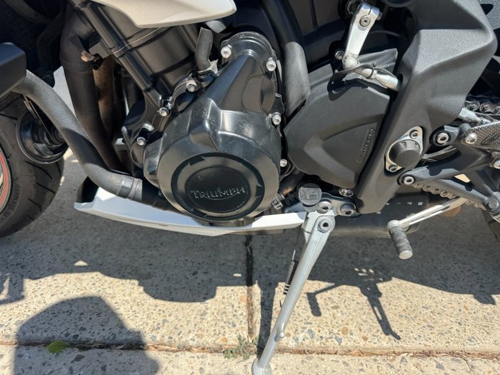 2015 Triumph STREET TRIPLE 660