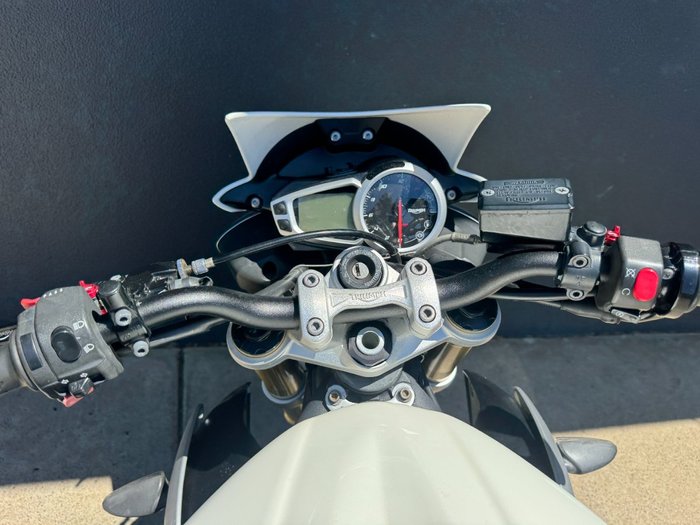 2015 Triumph STREET TRIPLE 660 WHITE