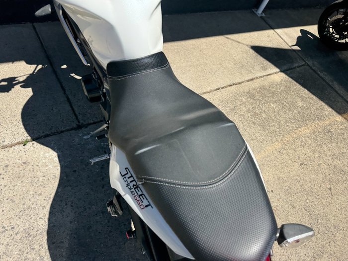 2015 Triumph STREET TRIPLE 660 WHITE