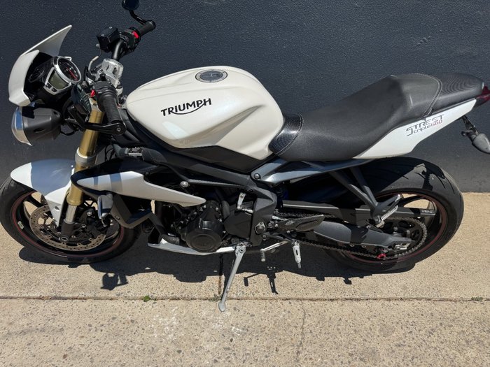 2015 Triumph STREET TRIPLE 660 WHITE