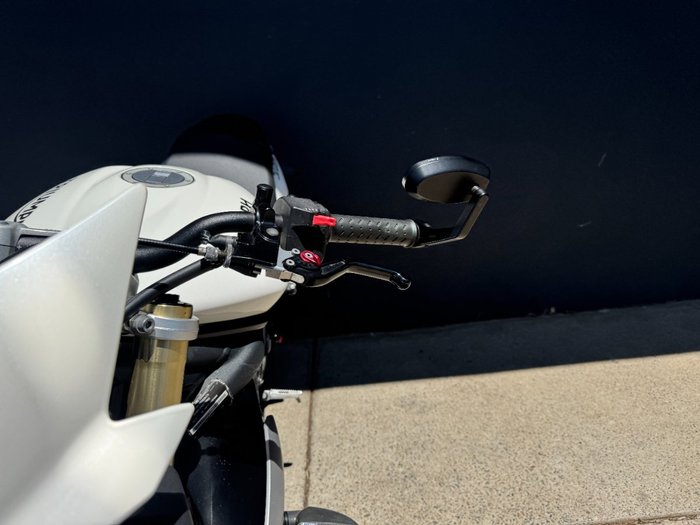 2015 Triumph STREET TRIPLE 660