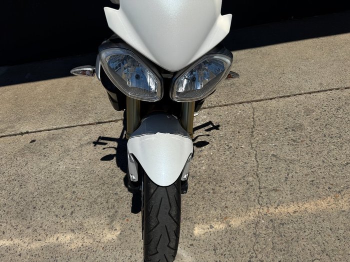 2015 Triumph STREET TRIPLE 660