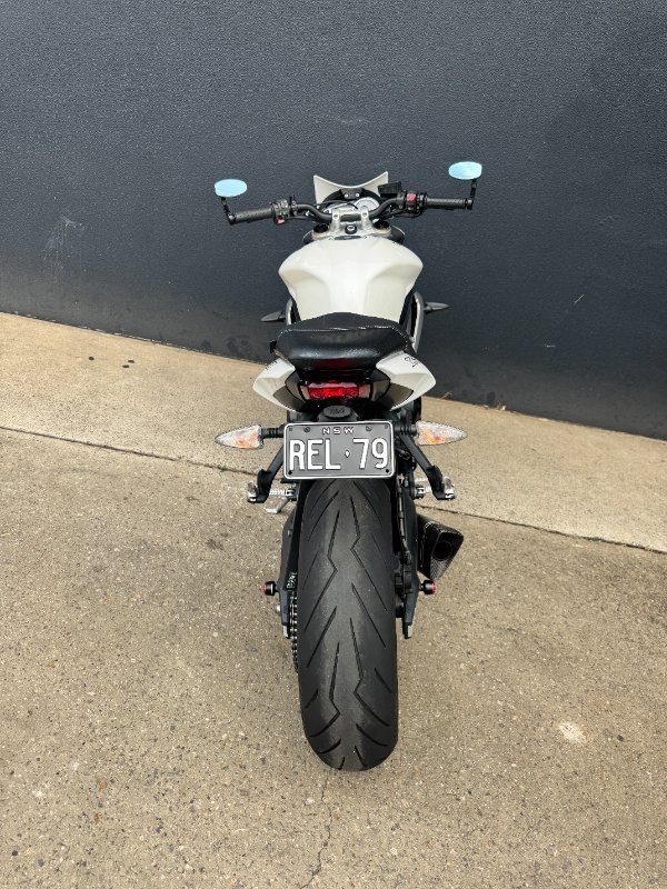 2015 Triumph STREET TRIPLE 660 WHITE