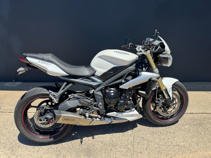 2015 Triumph STREET TRIPLE 660
