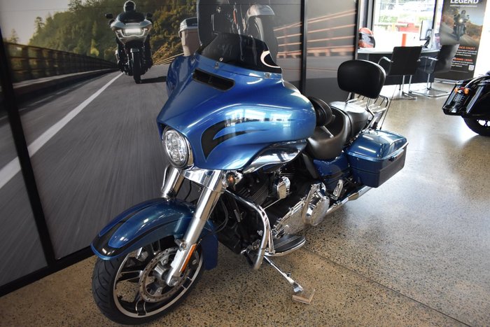 2014 Harley-davidson FLHX STREET GLIDE Daytona Blue