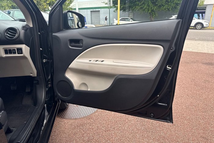 2013 Mitsubishi Mirage ES