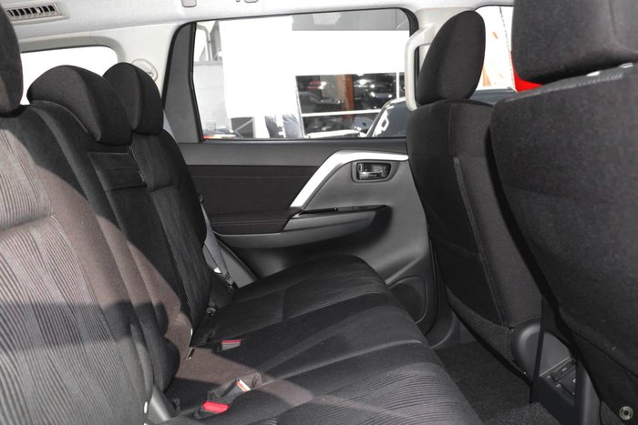 2024 Mitsubishi Pajero Sport GLX