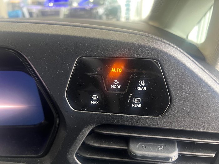 2025 Volkswagen Caddy TSI220