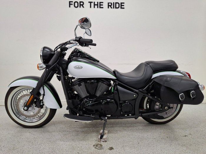 2016 Kawasaki VULCAN 900 (VN900) CLASSIC