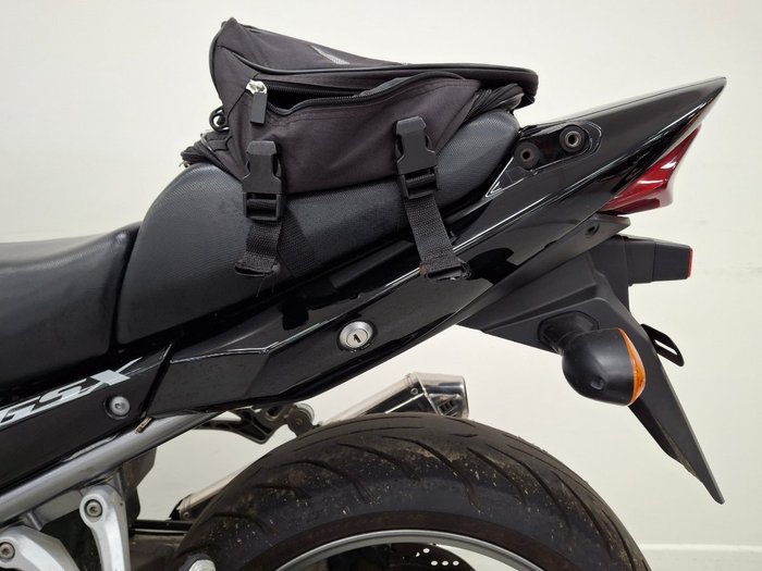 Suzuki 2011 SUZUKI 1250CC GSF1250SLO BANDIT FAIRED Black