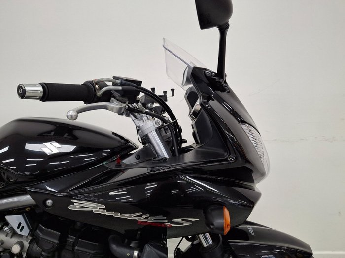 Suzuki 2011 SUZUKI 1250CC GSF1250SLO BANDIT FAIRED Black