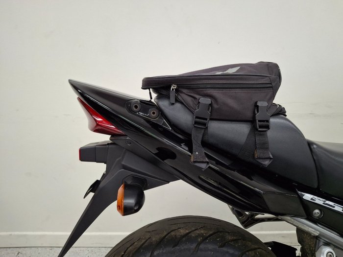 Suzuki 2011 SUZUKI 1250CC GSF1250SLO BANDIT FAIRED Black