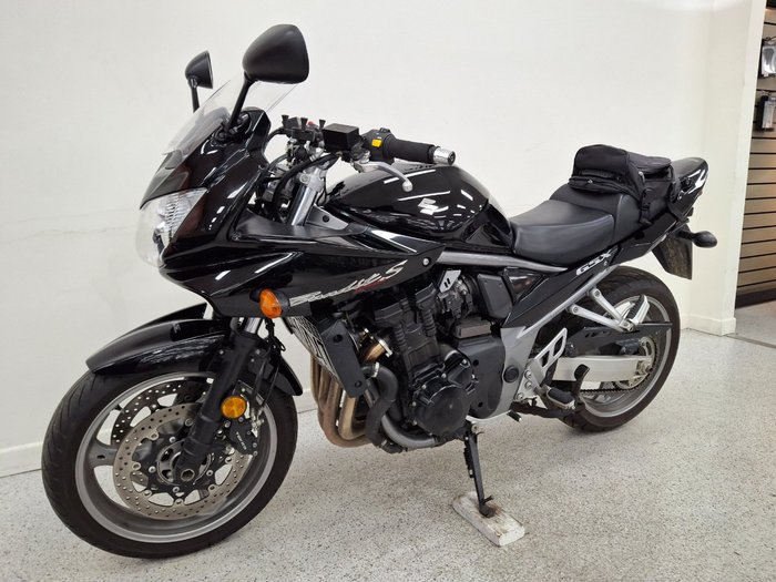 Suzuki 2011 SUZUKI 1250CC GSF1250SLO BANDIT FAIRED Black