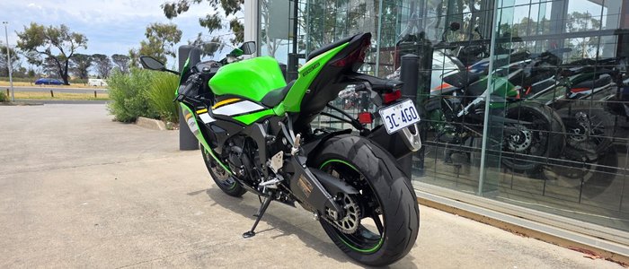 2025 Kawasaki NINJA ZX-6R (636) KRT GREEN